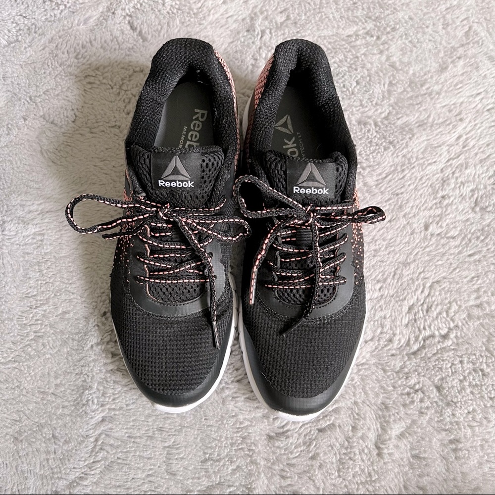 New Black and coral Reebok Sneakers size 8.5